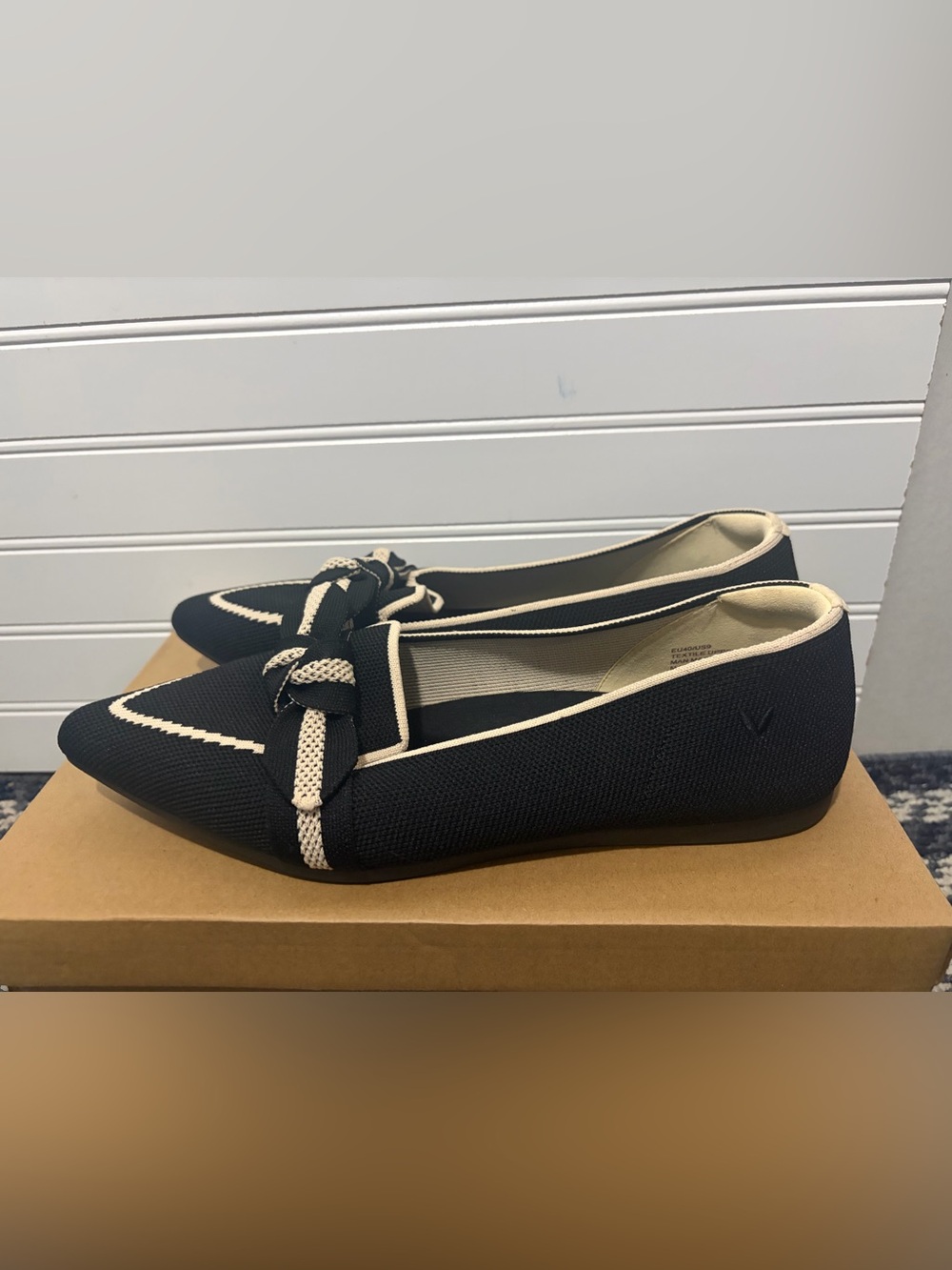 Vivaia Women’s Black & Cream Pointed Flats with Knot Detail, size 9